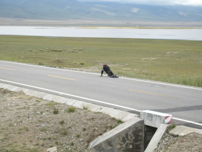  2006:09:03 23:04:34   Tibetian Pilgram a.jpg
